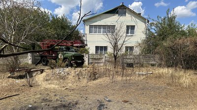 На Полтавщині ліквідовують наслідки падіння російського БпЛА на приватний будинок