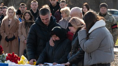 В Ужгороді попрощалися із полеглим захисником Іваном Карапою