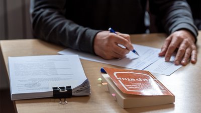 Суд у у справі про катування експрацівника ТЦК в Одеському СІЗО