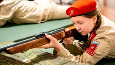 Дітей із Сімферополя залучили до військових практикумів «Юнармії»