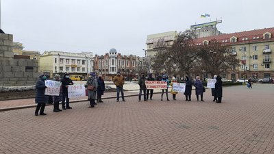 У Кропивницькому підприємці речового ринку протестують проти "карантину вихідного дня"
