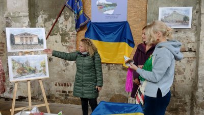 Катерина Кіт-Садова ближче знайомиться з маріупольцями Катерина Кіт-Садова ближче знайомиться з маріупольцями