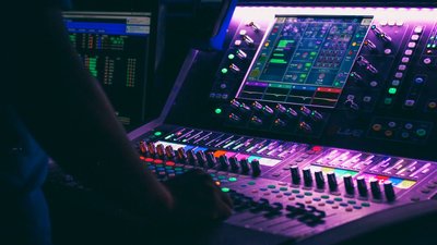 Американська компанія запустила платформу для клонування голосів знаменитостей Американська компанія запустила платформу для клонування голосів знаменитостей