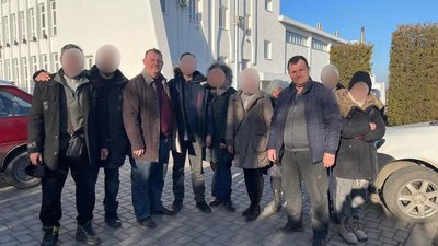 15 км пішки під обстрілами: з заблокованого Ізюма на Харківщині вивели групу жителів