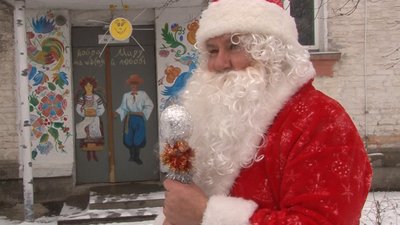 Прикрашає свій двір казковими сюжетами. Черкасець Валерій Рибчинський. СУСПІЛЬНЕ | ЛЮДИ