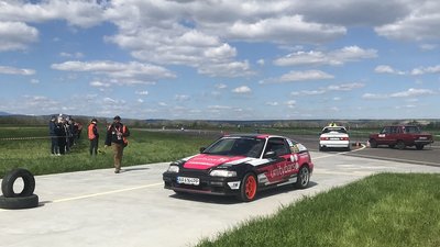 Поблизу Івано-Франківська тривають змагання зі слалому та джимхани