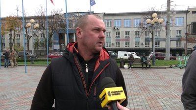 У Рівному попрощалися із бійцем Володимиром Шевченком У Рівному попрощалися із бійцем Володимиром Шевченком