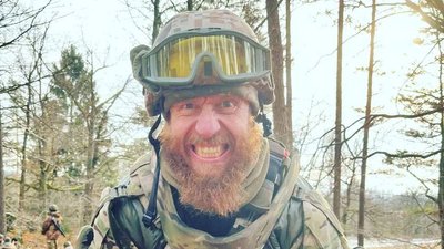 Військовослужбовець ЗСУ Військовослужбовець ЗСУ