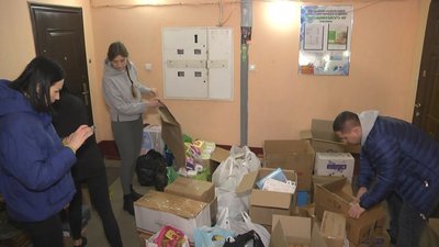 У Луцьку мешканці ОСББ збирають харчі, ліки та засоби гігієни, які відправлять на Київщину У Луцьку мешканці ОСББ збирають харчі, ліки та засоби гігієни, які відправлять на Київщину