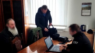 Працівники СБУ повідомили про підозру послушнику Почаївської лаври Працівники СБУ повідомили про підозру послушнику Почаївської лаври