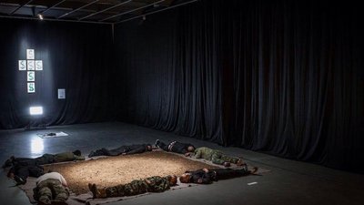Кураторський проєкт Андрія Сігунцова "Вони помирають, а я залишаюся жити", Київ 2014 Кураторський проєкт Андрія Сігунцова "Вони помирають, а я залишаюся жити", Київ 2014