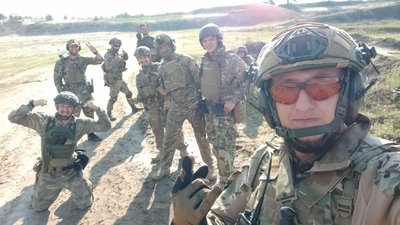 Назар Сарабун з побратимами Назар Сарабун з побратимами