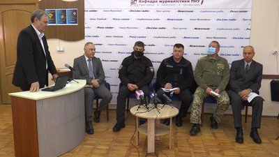 Студенти Прикарпатського університету вивчають дисципліну про національну безпеку Студенти Прикарпатського університету вивчають дисципліну про національну безпеку