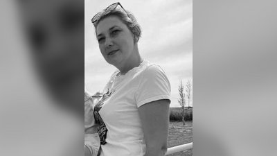 У Чернігові попрощалися з жертвами ракетної атаки Назаром Ющенком, Наталією Торією та Дмитром Маглічем У Чернігові попрощалися з жертвами ракетної атаки Назаром Ющенком, Наталією Торією та Дмитром Маглічем