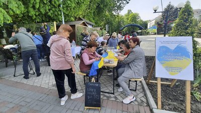 "Ми працюємо без перерви, та цього недостатньо": волонтери з Кіровоградщини про те, що їм потрібна допомога "Ми працюємо без перерви, та цього недостатньо": волонтери з Кіровоградщини про те, що їм потрібна допомога
