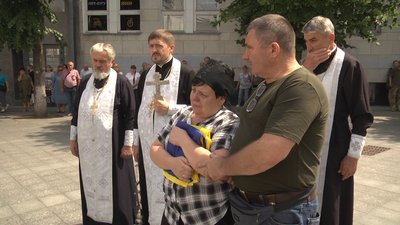 В Житомирі попрощалися із військовослужбовцем Дмитром Кушнарьовим, який був родом із Сєвєродонецька В Житомирі попрощалися із військовослужбовцем Дмитром Кушнарьовим, який був родом із Сєвєродонецька