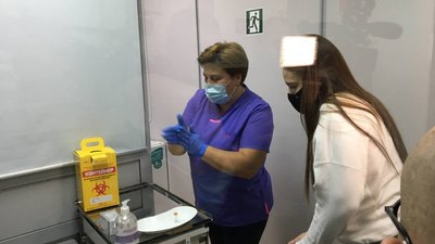 У аеропорту "Бориспіль" поновили роботу пункту вакцинації від COVID-19 У аеропорту "Бориспіль" поновили роботу пункту вакцинації від COVID-19