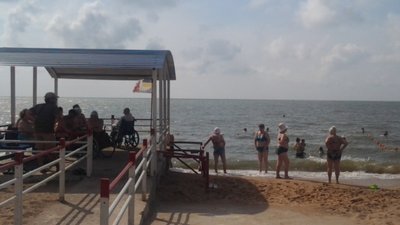 У Маріуполі для людей з інвалідністю організували три маршрути тролейбусів до моря