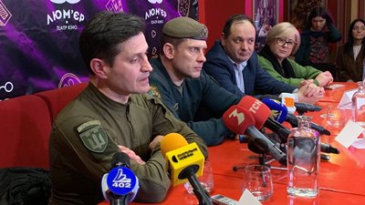 В Івано-Франківську відбувся перший в Україні показ воєнної драми "Мирний-21" В Івано-Франківську відбувся перший в Україні показ воєнної драми "Мирний-21"