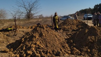 У Миколаєві поховали шістьох військових з різних міст України У Миколаєві поховали шістьох військових з різних міст України