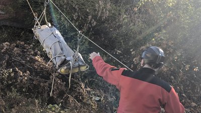 Гасили пожежу та надавали медичну допомогу: навчання для рятувальників проводять на Тячівщині Гасили пожежу та надавали медичну допомогу: навчання для рятувальників проводять на Тячівщині