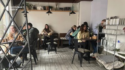 Зарядити гаджети та попрацювати у кав’ярні: як одесити