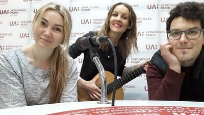 Миколаївська співачка Анна Славітяк розповіла про три українські жіночі пісні до свята Миколаївська співачка Анна Славітяк розповіла про три українські жіночі пісні до свята