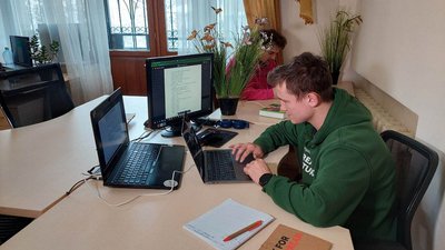 У Львові сиріт та переселенців безкоштовно вчать IT-професіям