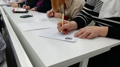 Радіодиктант національної єдності під час повномасштабної війни: як писали у Полтаві Радіодиктант національної єдності під час повномасштабної війни: як писали у Полтаві