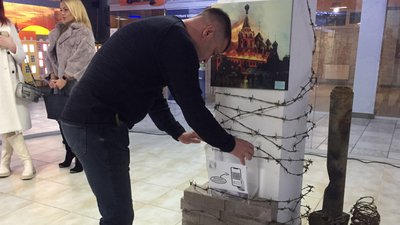 У Черкасах відкрили виставку дитячих картин, створених за допомогою штучного інтелекту У Черкасах відкрили виставку дитячих картин, створених за допомогою штучного інтелекту