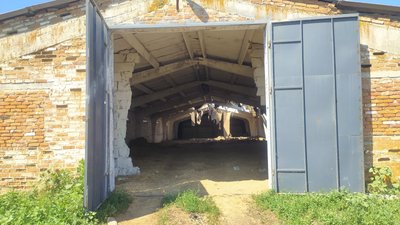 Півтора мільйона збитків. Внаслідок обстрілів агрофірми на Сумщині згоріли 300 тонн сіна Півтора мільйона збитків. Внаслідок обстрілів агрофірми на Сумщині згоріли 300 тонн сіна