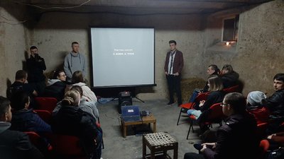 Кіно в підземеллях: у музеї на Рівненщині почали показувати українську класику Кіно в підземеллях: у музеї на Рівненщині почали показувати українську класику