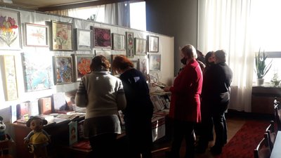У Сумській науковій бібліотеці представили творчі роботи працівниць