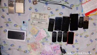 Херсонські поліцейські затримали групу наркодилерів Херсонські поліцейські затримали групу наркодилерів