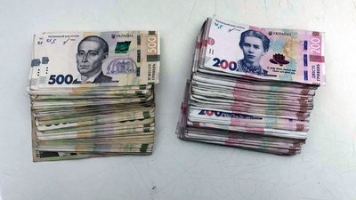 Погрожували зброєю: на Полтавщині затримали чоловіків, які пограбували АЗС Погрожували зброєю: на Полтавщині затримали чоловіків, які пограбували АЗС