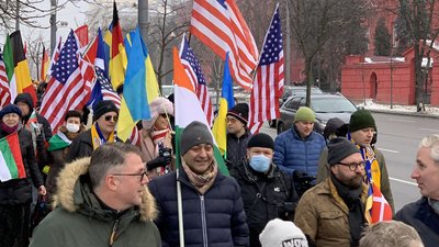 У Києві іноземці влаштували Міжнародний марш єдності за Україну У Києві іноземці влаштували Міжнародний марш єдності за Україну