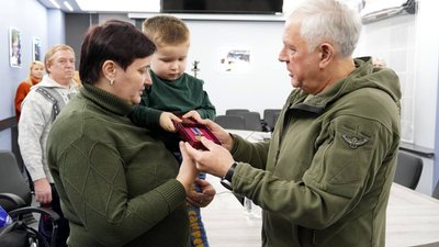 Сумська область, родині Владислава Краснянського передали медаль "Захиснику Вітчизни"