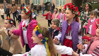 У Тернополі діти водили гаївки У Тернополі діти водили гаївки