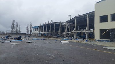 Жодного вцілілого приміщення. Як виглядає Миколаївський міжнародний аеропорт після обстрілів РФ Жодного вцілілого приміщення. Як виглядає Миколаївський міжнародний аеропорт після обстрілів РФ