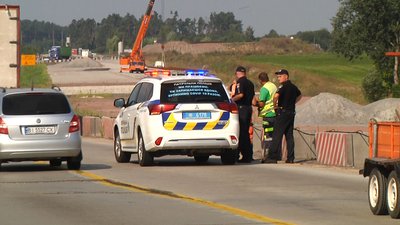 Ремонтують аварійні ділянки об'їзної Житомира Ремонтують аварійні ділянки об'їзної Житомира