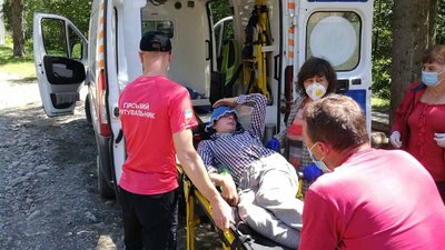 У горах на Верховинщині врятували туриста, якому стало погано