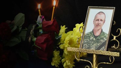 Не говорив, що пішов воювати: у Хмельницькому попрощалися з військовим Андрієм Ковбасюком