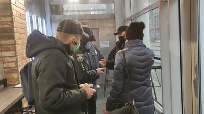 У Дніпрі перевірили транспорт та громадські заклади на дотримання карантинних вимог: що виявили