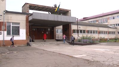 Перевели в місто: на Черкащині через малу наповненість закрили сільську школу Перевели в місто: на Черкащині через малу наповненість закрили сільську школу
