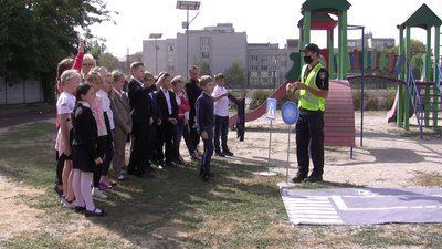 На Запоріжжі школярів навчають правилам поведінки на дорозі