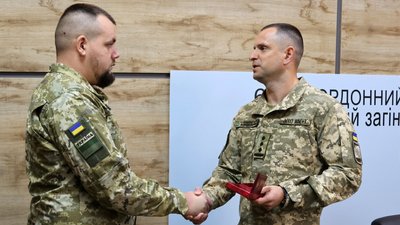 За участь в бойоаих діях на сході: троє прикордонників з Волині отримали державні відзнаки За участь в бойоаих діях на сході: троє прикордонників з Волині отримали державні відзнаки
