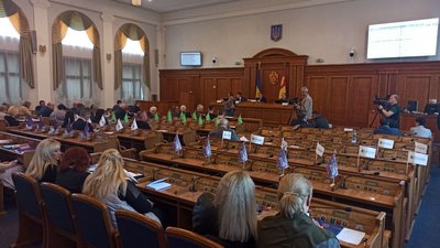 У Кропивницькому під час позачергової сесії депутати хочуть звільнити голову облради