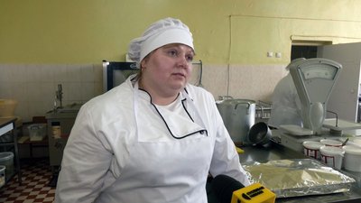 "І в другій годині ночі приходили": як в умовах відключень світла кухарі готують сніданки та обіди для школярів Луцька — Наталія Кузьмик "І в другій годині ночі приходили": як в умовах відключень світла кухарі готують сніданки та обіди для школярів Луцька — Наталія Кузьмик
