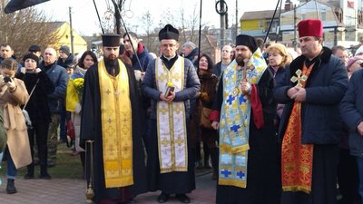 Хода пам'яті: у Миколаєві вшанували Героїв Небесної Сотні Хода пам'яті: у Миколаєві вшанували Героїв Небесної Сотні