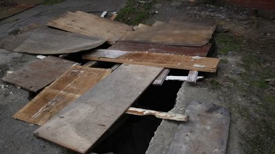 Мерія Одеси обіцяє ліквідувати провали в дворі будинку-пам'ятки протягом двох тижнів Мерія Одеси обіцяє ліквідувати провали в дворі будинку-пам'ятки протягом двох тижнів
